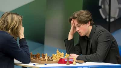 Vincent Keymers Sieg bei Grenke Chess: Wie Schachtraining die Konzentration Ihres Kindes verbessert