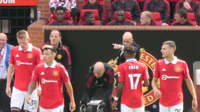 Jogo de futebol profissional no estádio Old Trafford, Manchester United 2022