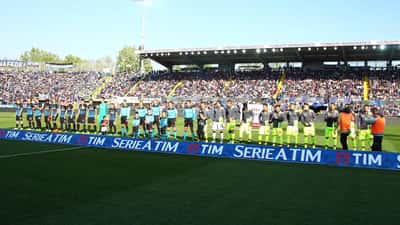 Partita di calcio dell'Atalanta Bergamasca durante il playoff di Conference League 2026