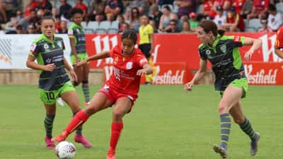 Mary Fowler playing for Adelaide United during a W-League match against Canberra United