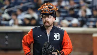 Jake Rogers, receptor de los Detroit Tigers, durante un partido de la MLB en 2026