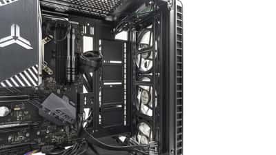 Configuration PC gaming haut de gamme avec éclairage RGB