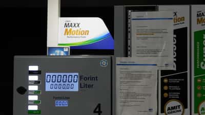OMV Tankstelle mit Kraftstoffpreisaushang, Österreich, April 2026