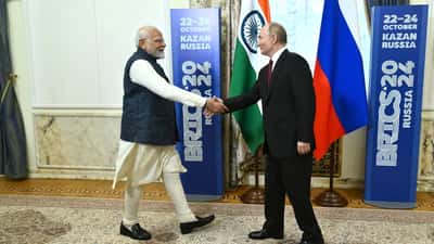 Vladimir Putin e Narendra Modi al vertice BRICS 2024