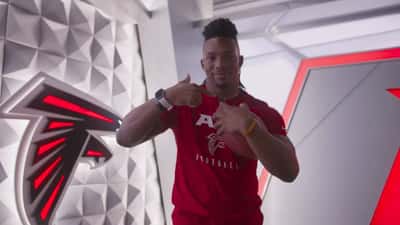 Bijan Robinson des Falcons d'Atlanta, porteur de ballon étoile de la NFL