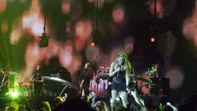 Shakira's Record-Breaking Tour: What Musicians Can Learn About Managing Extraordinary Income