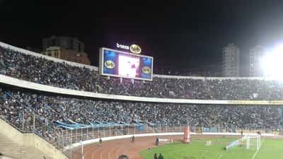 Vista panorâmica da Curva Norte do Estádio Hernando Siles em La Paz, Bolívia, a 3.600 metros de altitude