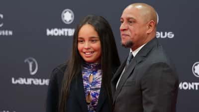 Roberto Carlos no tapete vermelho do 25º Prêmio Laureus Mundial do Esporte em abril de 2024