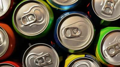 The 'Fridge Cigarette' Trend: What Doctors Want Gen Z to Know About Daily Diet Coke