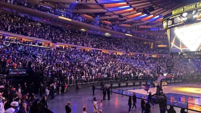 NBA Finals 2026 Game 1 watch party - New York Knicks fans bij Madison Square Garden