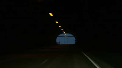 Myndin sýnir útgang Hvalfjörðurganga á Íslandi