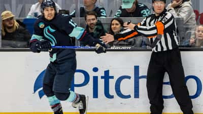 Hurricanes vs Flyers: What NHL Playoff Load Management Teaches Every Weekend Athlete About Injury Prevention