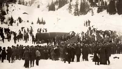 Avalanche dans les Alpes suisses, cause du déraillement de train à Goppenstein en Valais, 2026