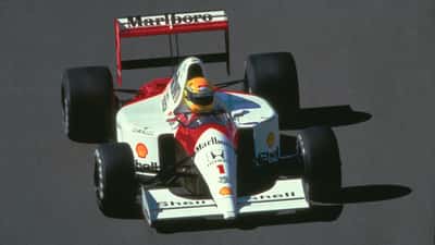 Ayrton Senna ao volante do seu McLaren durante a corrida em Spa-Francorchamps em agosto de 1991