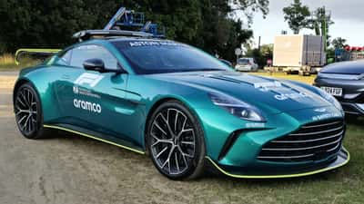 Carro de segurança Aston Martin Vantage V8 na Fórmula 1 2024