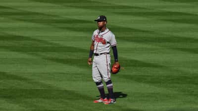 Ronald Acuña Jr. en acción durante un partido de béisbol de las Grandes Ligas