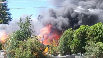 Incendios en almacenes de EE.UU. en abril 2026: cómo proteger tu hogar con las mejoras adecuadas