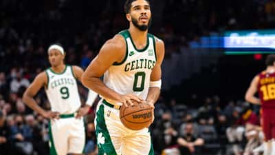 Jayson Tatum de los Boston Celtics en acción durante un partido de la NBA
