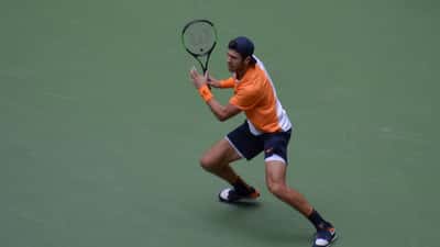 Karen Khachanov célèbre sa qualification pour les demi-finales de l'US Open 2026