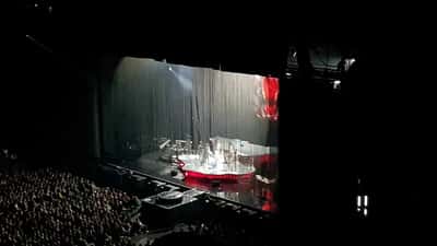 Björk á tónleikum í París 2023