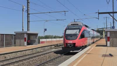 ÖBB S-Bahn Triebwagen 4124 auf der Strecke Wien Praterkai, Sommer 2026