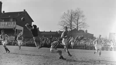 Voetbalwedstrijd Willem II: schorsing en rode kaart in play-offs 2026