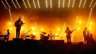 Mumford and Sons en concert sur scène lors du Southside Festival 2019
