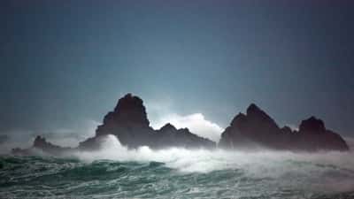 Sturm und Wellen im Hafen von Wellington, Neuseeland, Mai 2009