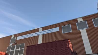 Salle des serveurs informatiques dans un centre de données