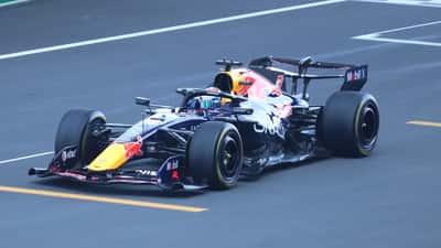 Max Verstappen al volante della Red Bull RB22 durante il Gran Premio di Formula 1 2026