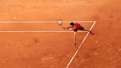 Novak Djokovic bei Roland-Garros 2024 – Sportverletzungsprävention im Leistungssport