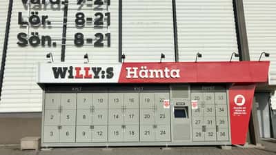Willys-butik i Göteborg Gamlestaden med röd skylt och parkering
