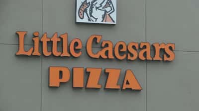 Devanture du restaurant Little Caesars Pizza à Edmonton, Alberta, Canada