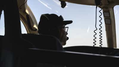 Cockpit i en Bell 429 helikopter – dansk pilot Rune Kyndal omkom i helikopterulykke i Grækenland august 2026