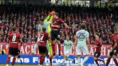 Bundesliga-Spieler im DFL-Match FC Bayern München gegen 1. FC Nürnberg, April 2019