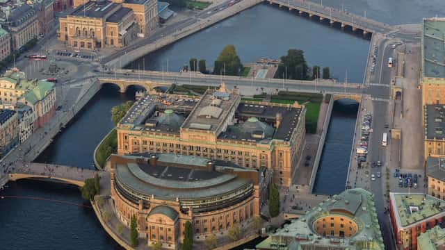 Riksdagens kammare – platsen för Sveriges parlamentariska demokrati och valprövning 2026