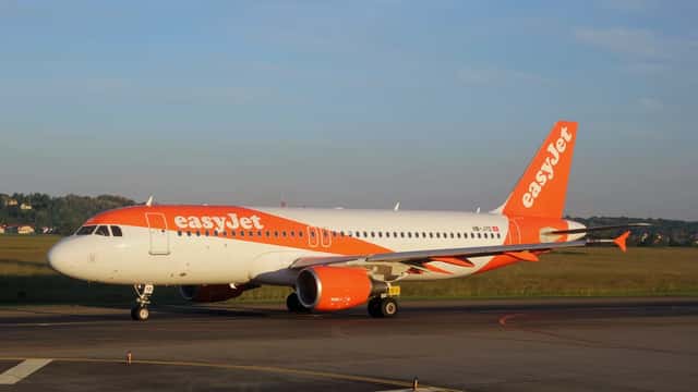 Airbus A320 d'easyJet Switzerland au sol sur un aéroport