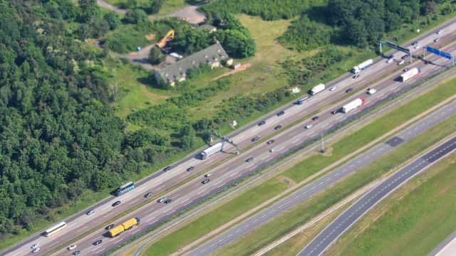Bundesautobahn A5 tedesca con traffico autostradale in Germania
