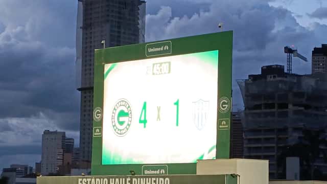 Estádio Hailé Pinheiro durante partida do Goiás — Série B 2026