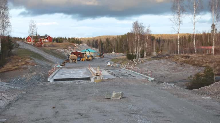 E18 motorväg genom Sverige — fordonskontroll efter lastbilsolycka vid Villingsberg juni 2026