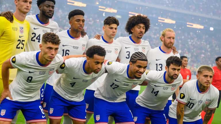 L'équipe nationale américaine (USMNT) lors de la finale de la Gold Cup 2025, incluant Alex Freeman