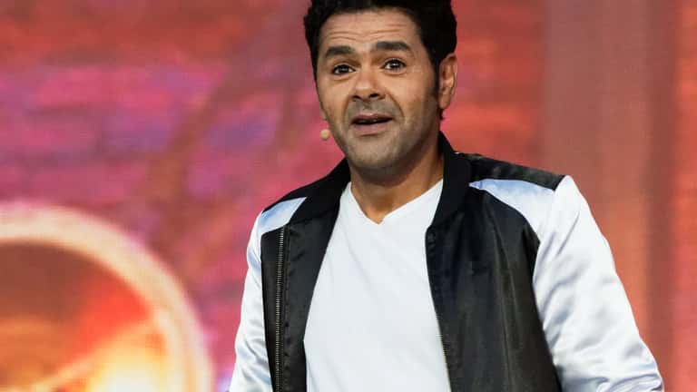 Jamel Debbouze sur scène lors du Festival des Vieilles Charrues 2019