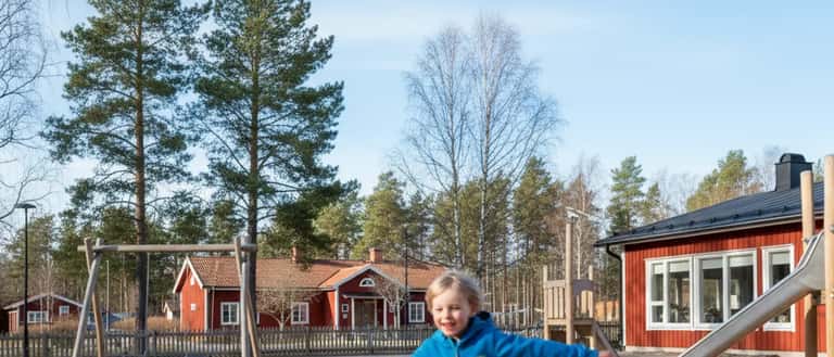 Barn som rör sig utomhus skola Sverige Rörelsesåret 2026