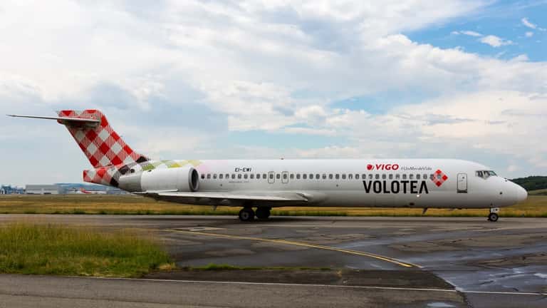 Aereo Boeing 717 di Volotea in volo — diritti passeggeri in caso di overbooking 2026