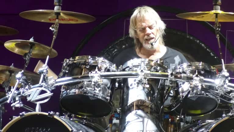 Frank Beard ZZ Top trumslagare på scen 2014