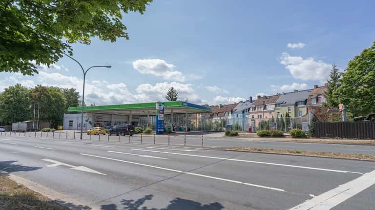 OMV-Tankstelle in Österreich während der Treibstoffknappheit 2026