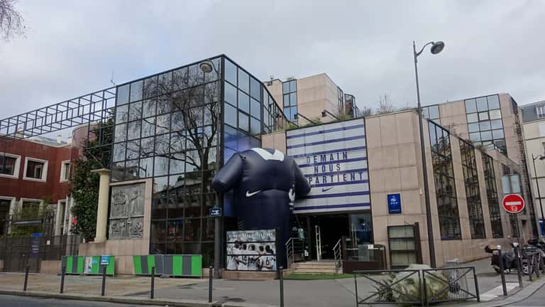 Siège de la Fédération Française de Football à Paris, bâtiment officiel de la FFF