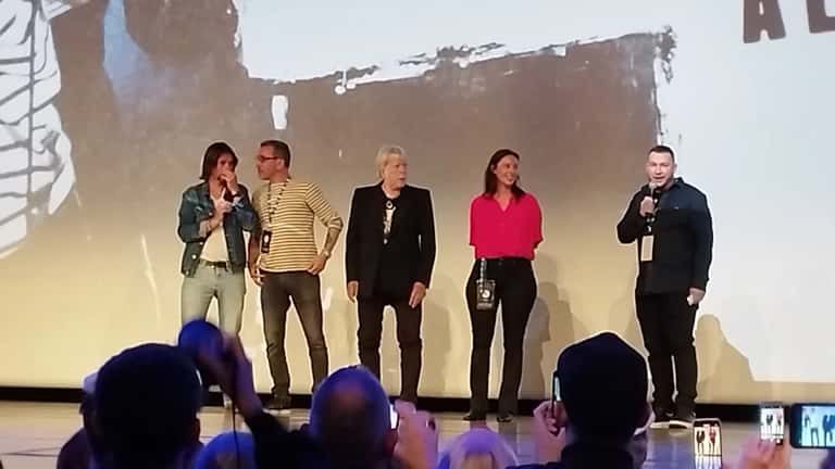 Renaud chanteur lors d'un concert en 2025, retour sur scène après sa reconstruction médicale