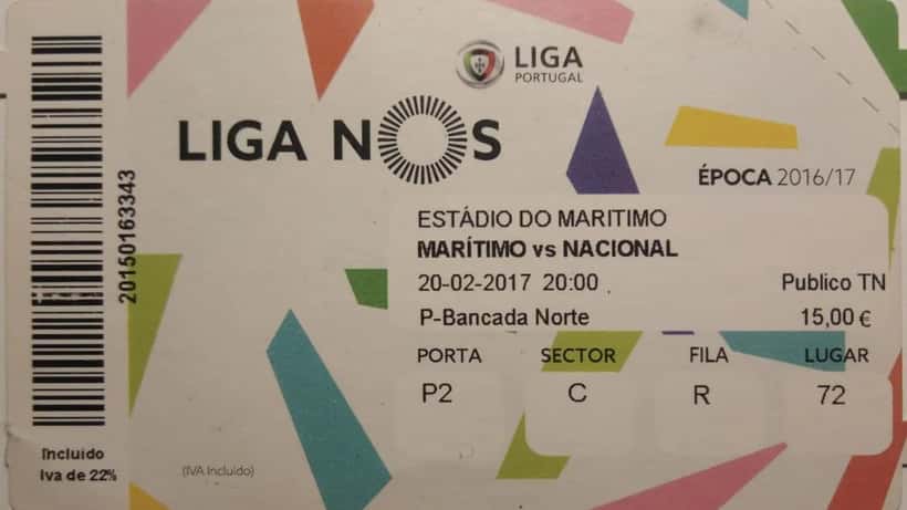Supporters arrivant au stade pour un match de Liga Portugal au Portugal