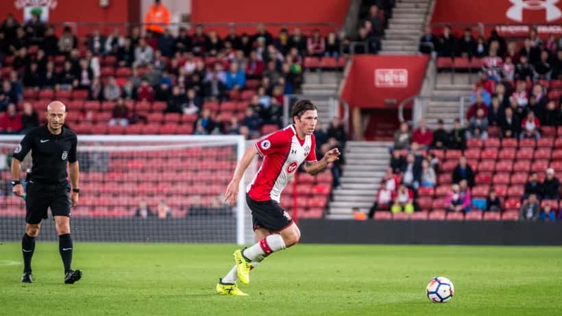 Pierre-Emile Højbjerg i aktion under en professionel fodboldkamp